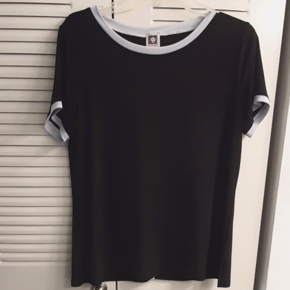 Anne Klein Black Top with Gray Trim. Decorative Buttons down back. Size L